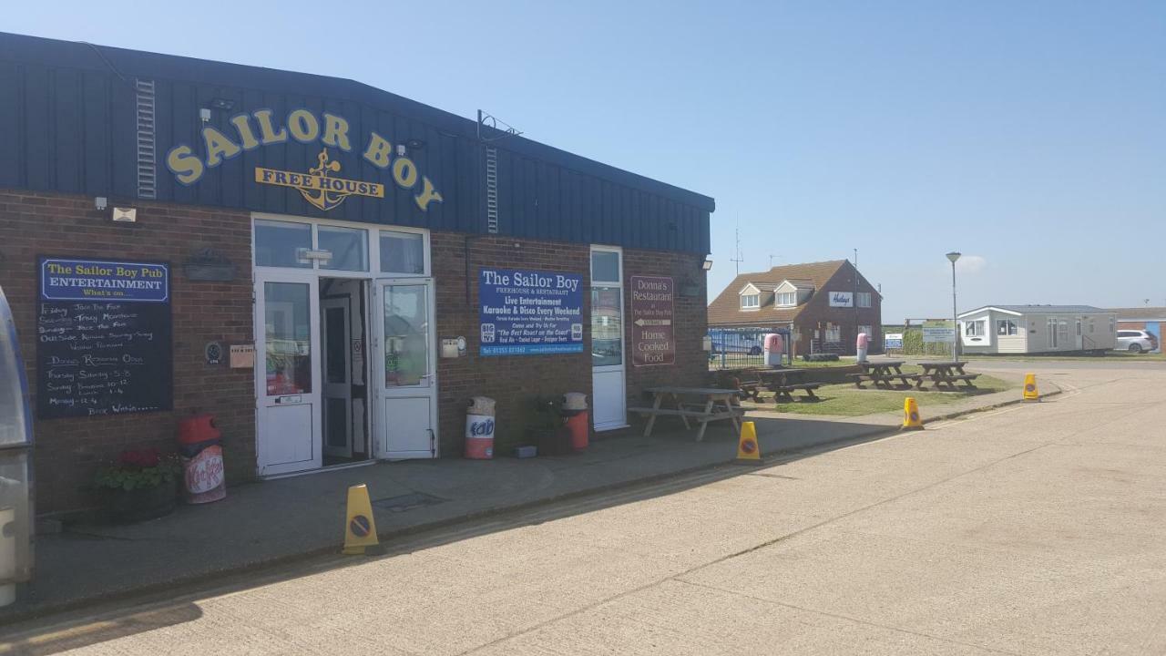 Отель Caravan Beach Holiday Saint Osyth Экстерьер фото