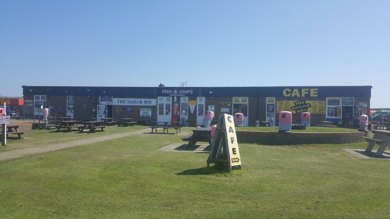 Отель Caravan Beach Holiday Saint Osyth Экстерьер фото