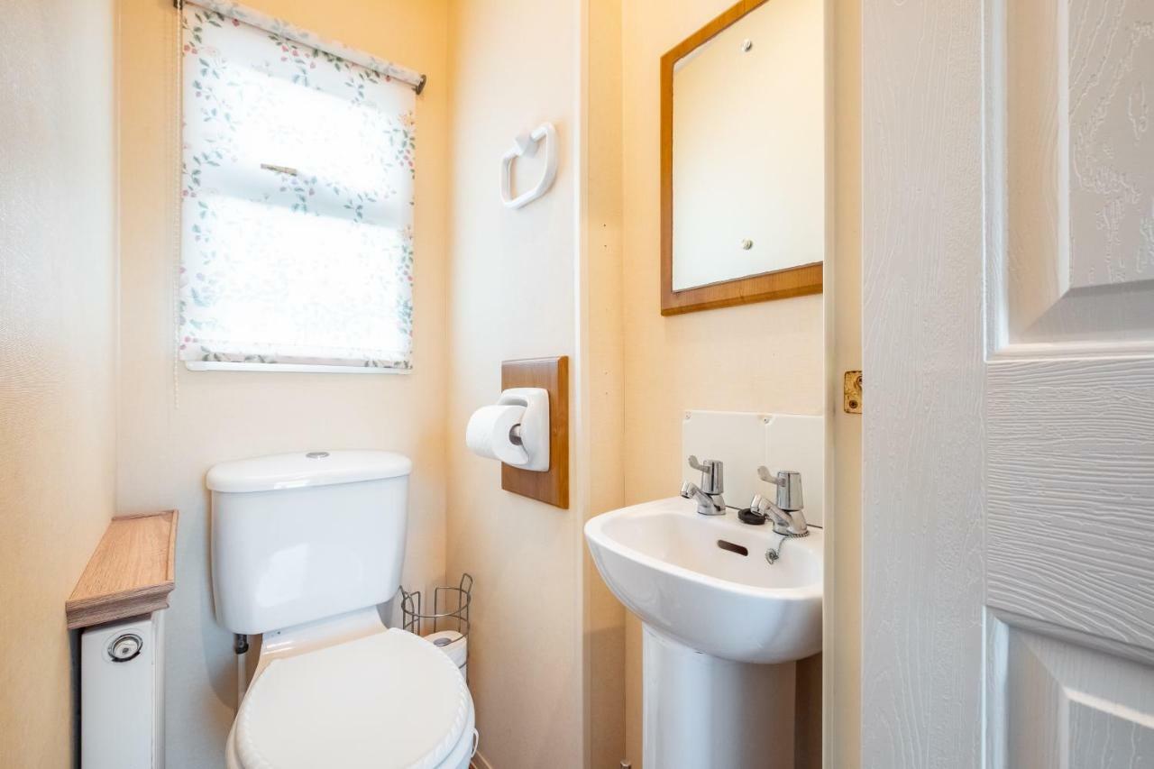Отель Caravan Beach Holiday Saint Osyth Экстерьер фото
