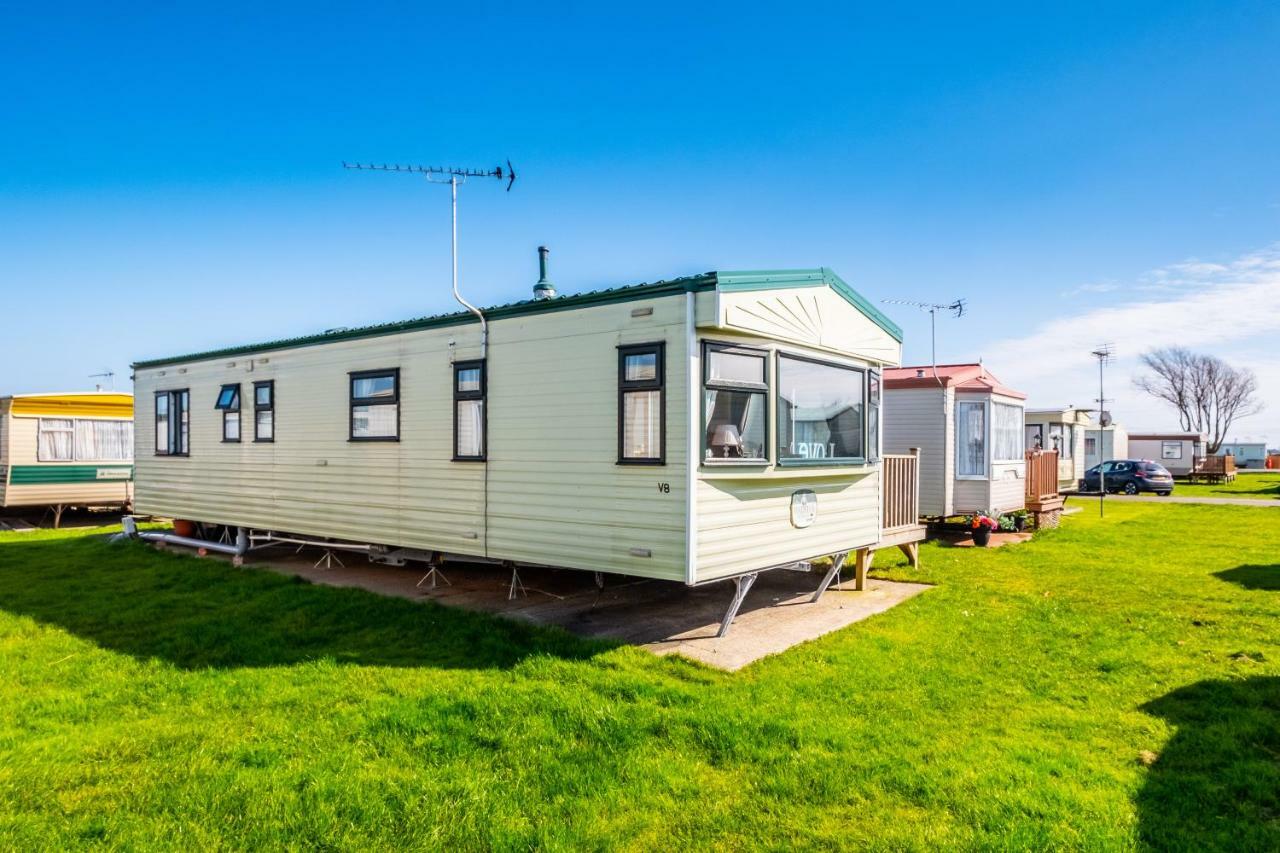 Отель Caravan Beach Holiday Saint Osyth Экстерьер фото